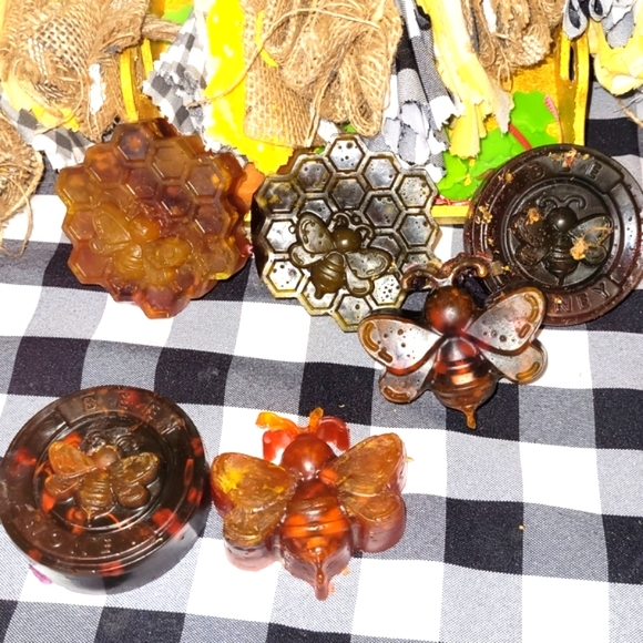 Honey 🍯 Bee 🐝 Bundle Unisex Vegan Glycerin Soap 🧼 - Picture 13 of 14